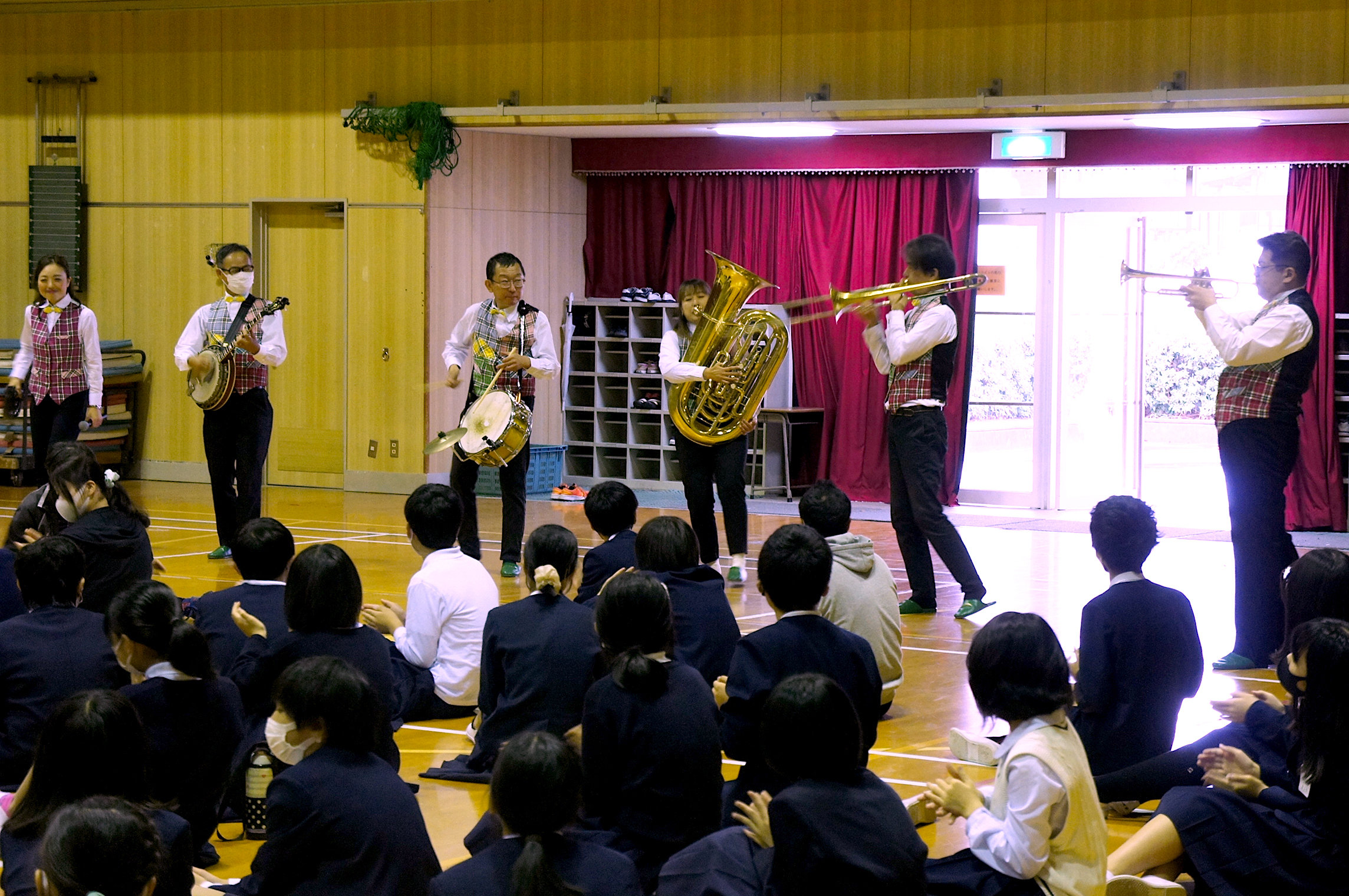 【実績】2021年11月 音楽鑑賞会 大阪市立 瓜破東小学校 HEARTBEAT DIXIELAND公演 (デキシーランドジャズ)